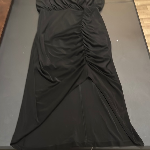 Elegant Black Ruched Dress - Picture 4 of 7